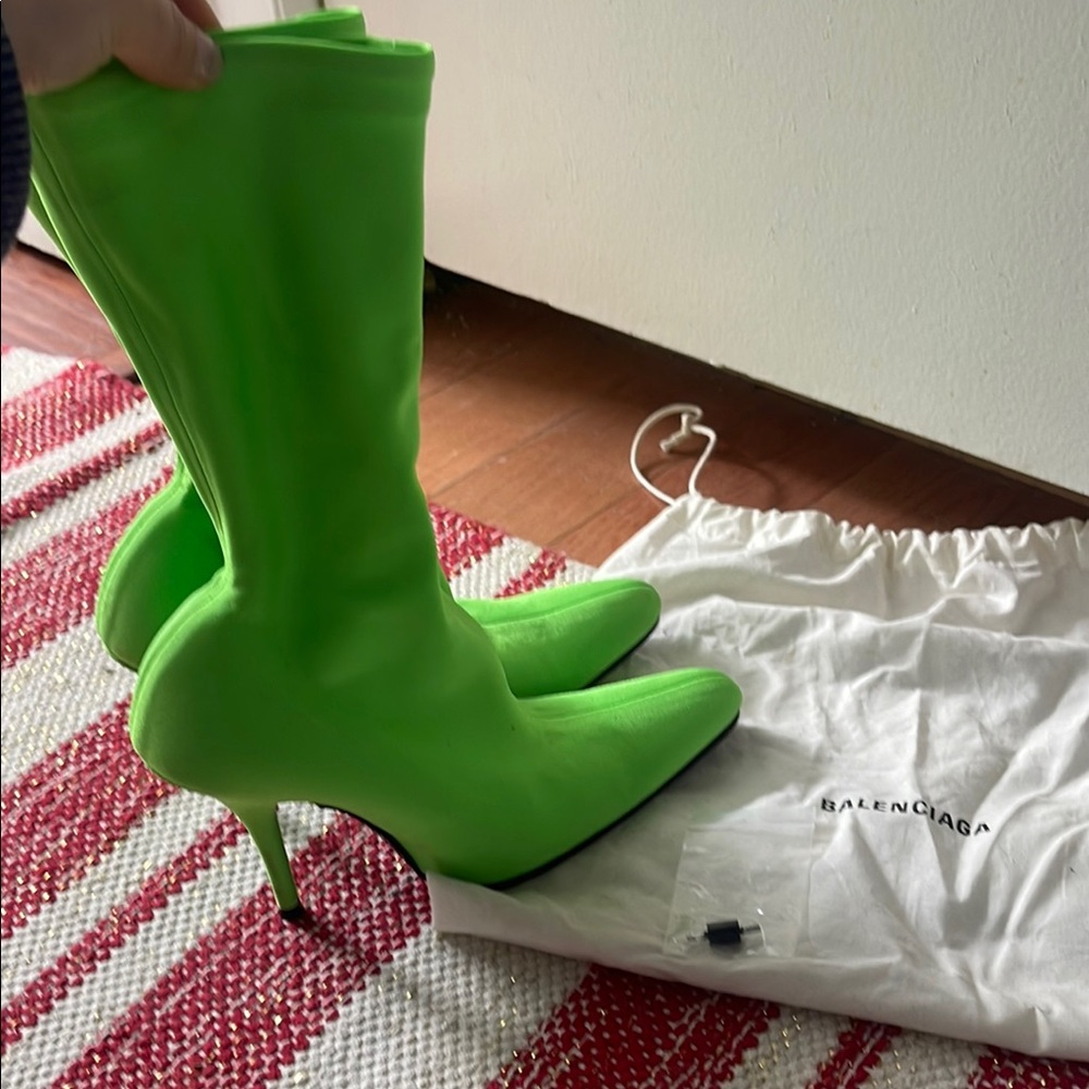 Balenciaga Green Heeled Boots Sleek and Modern